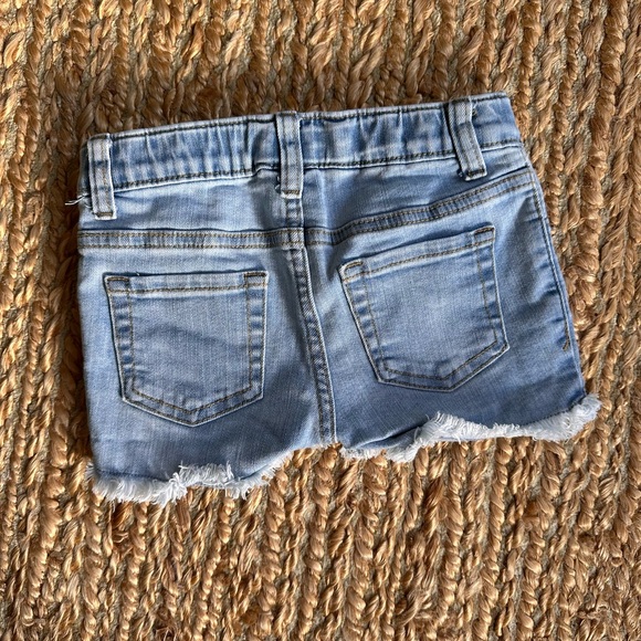 Cat & Jack Girls Light Blue Jean Shorts - Picture 2 of 4